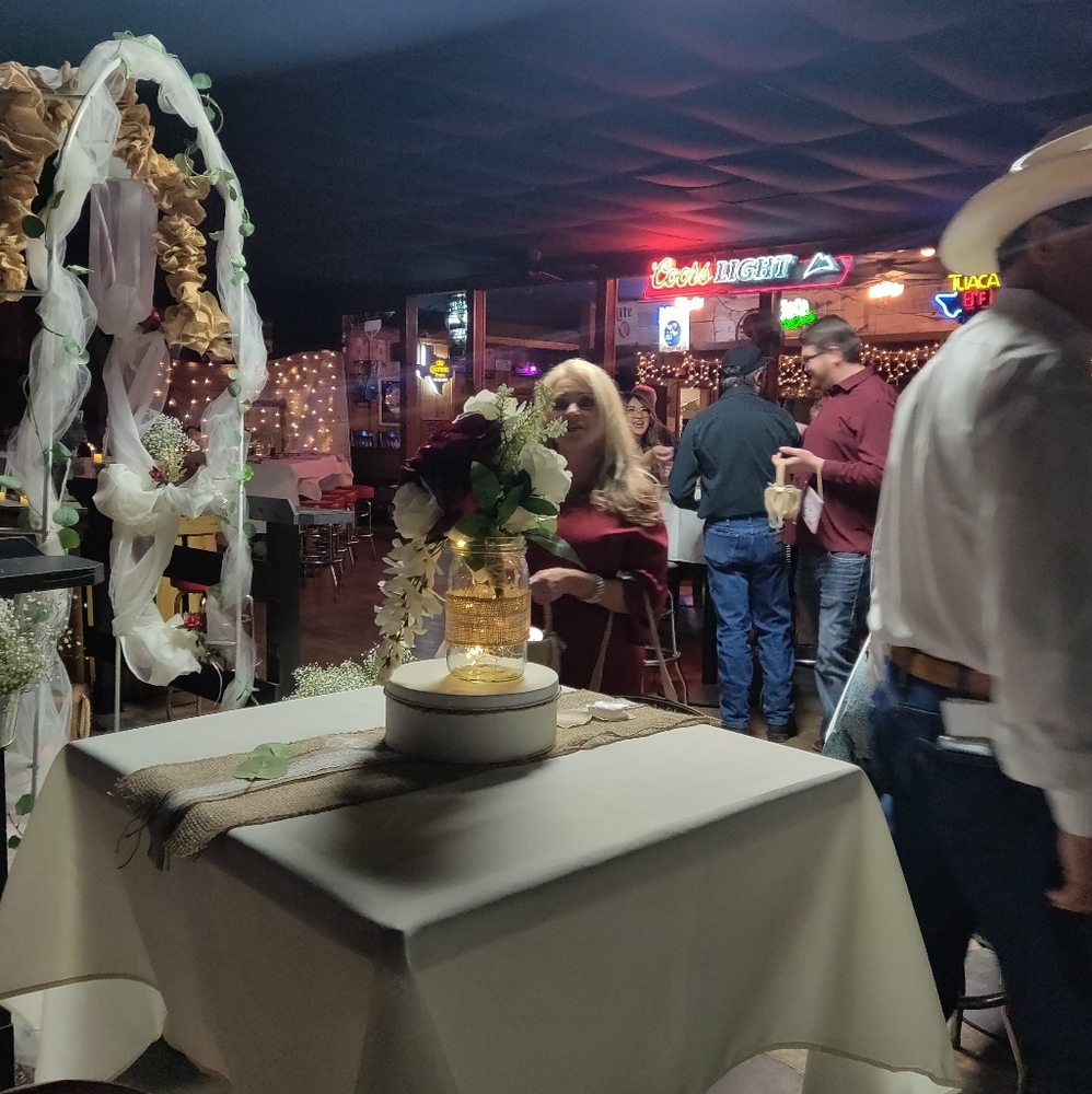 Ivory table clothes